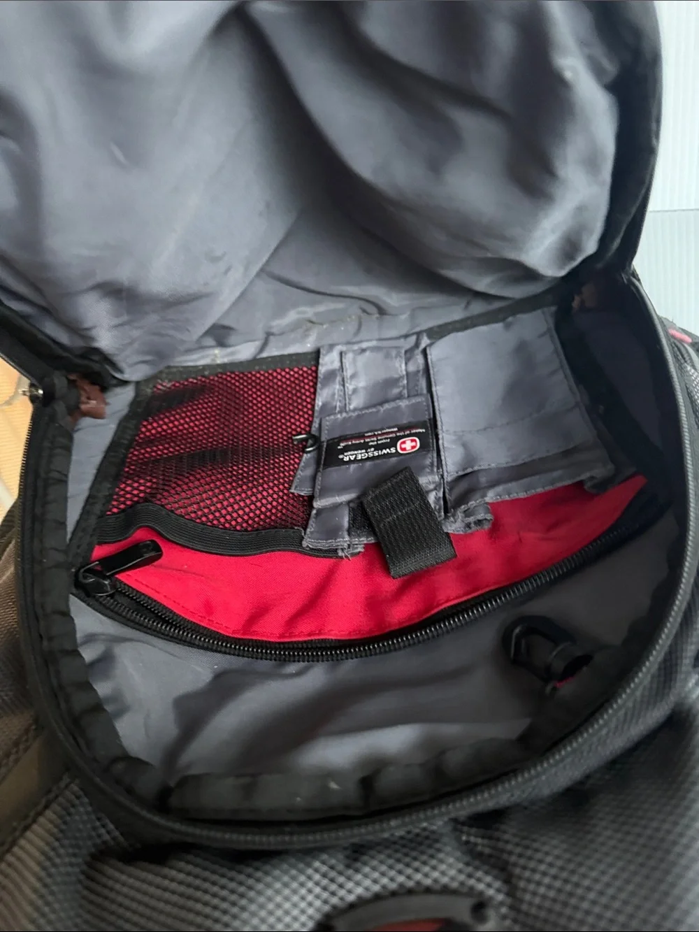 WENGER SWISSGEAR SYNERGY BACKPACK LAPTOP DAY PACK RUGGED BLACK MILITARY STYLE